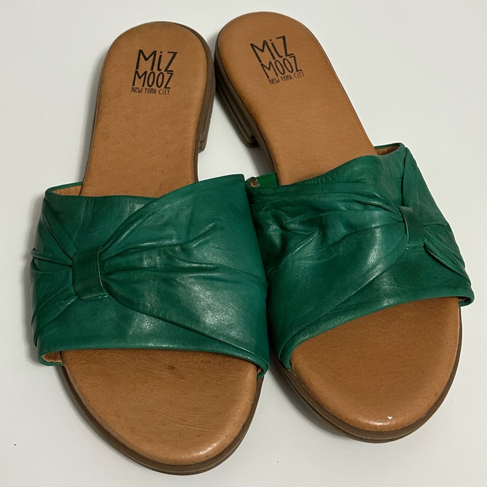 New Miz Mooz Emerald Daisey Sandal Size 42 or 10.5-11 US
